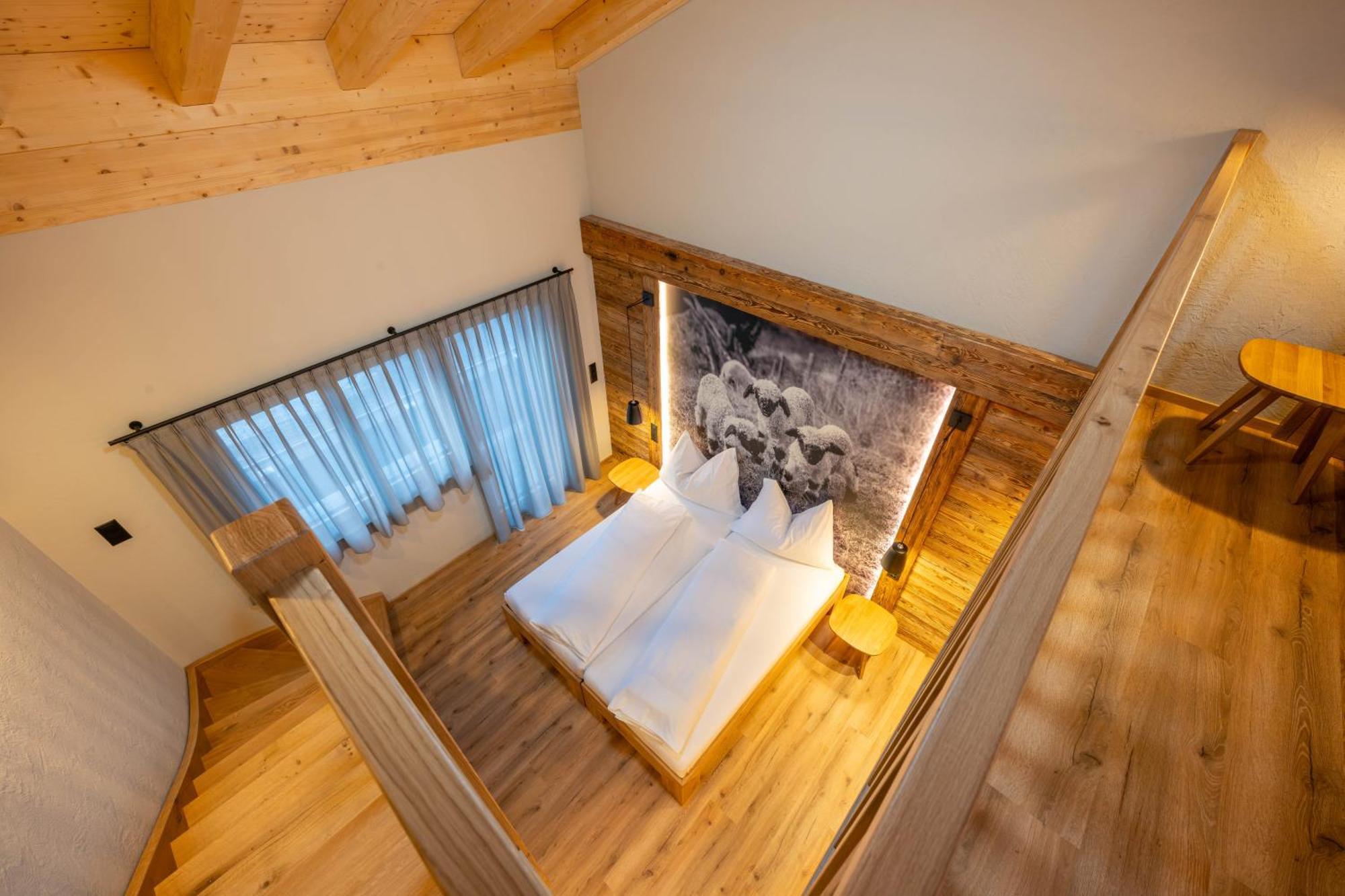 Mountain Lodge Grächen Exteriör bild